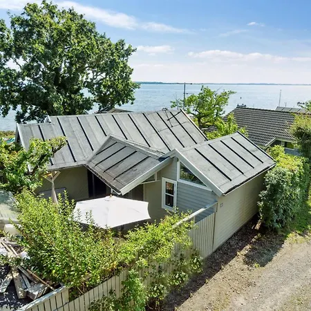 Semesterbostad Snari - 10m From The Sea By Interhome