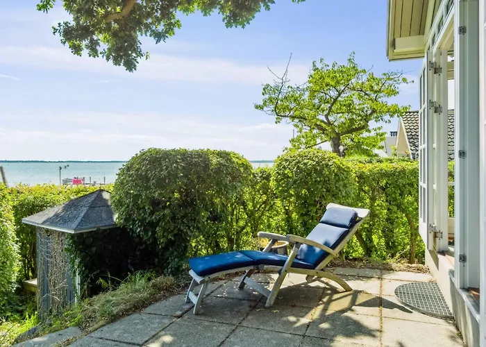 Snari - 10m From The Sea By Interhome